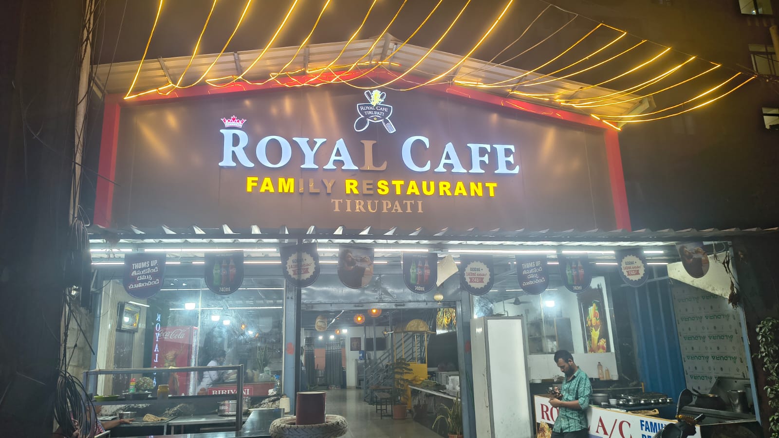 ROYAL CAFE Family Multicusine Restaurant